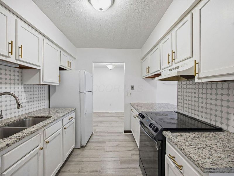 5258 Captains Court , Unit E, Columbus, OH 43220 Photo 17