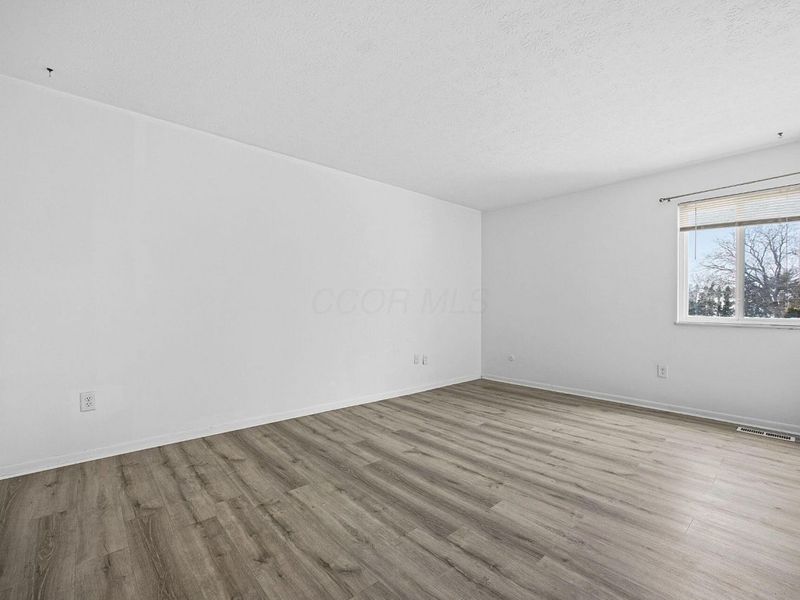 5258 Captains Court , Unit E, Columbus, OH 43220 Photo 24