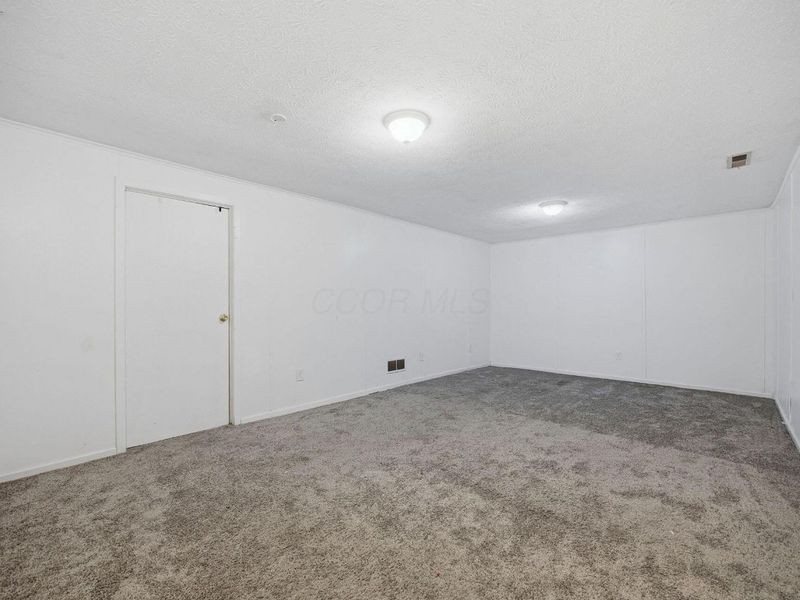 5258 Captains Court , Unit E, Columbus, OH 43220 Photo 28