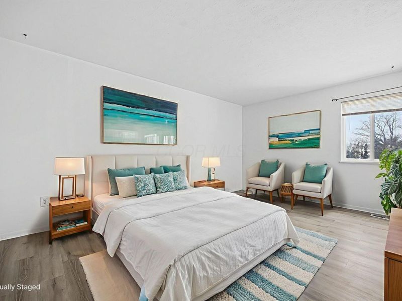 5258 Captains Court , Unit E, Columbus, OH 43220 Photo 4