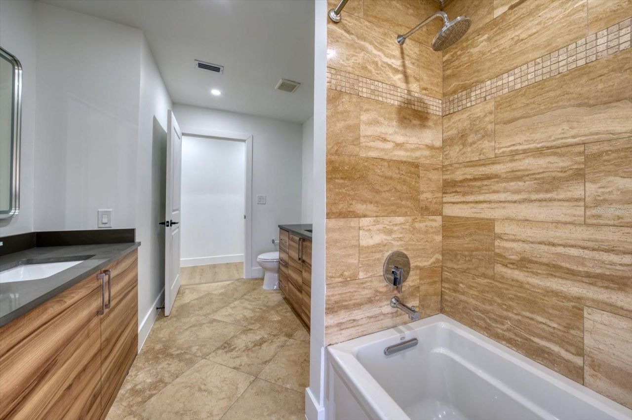 2031 Tanglewood Way Ne, Saint Petersburg, FL 33702 Photo