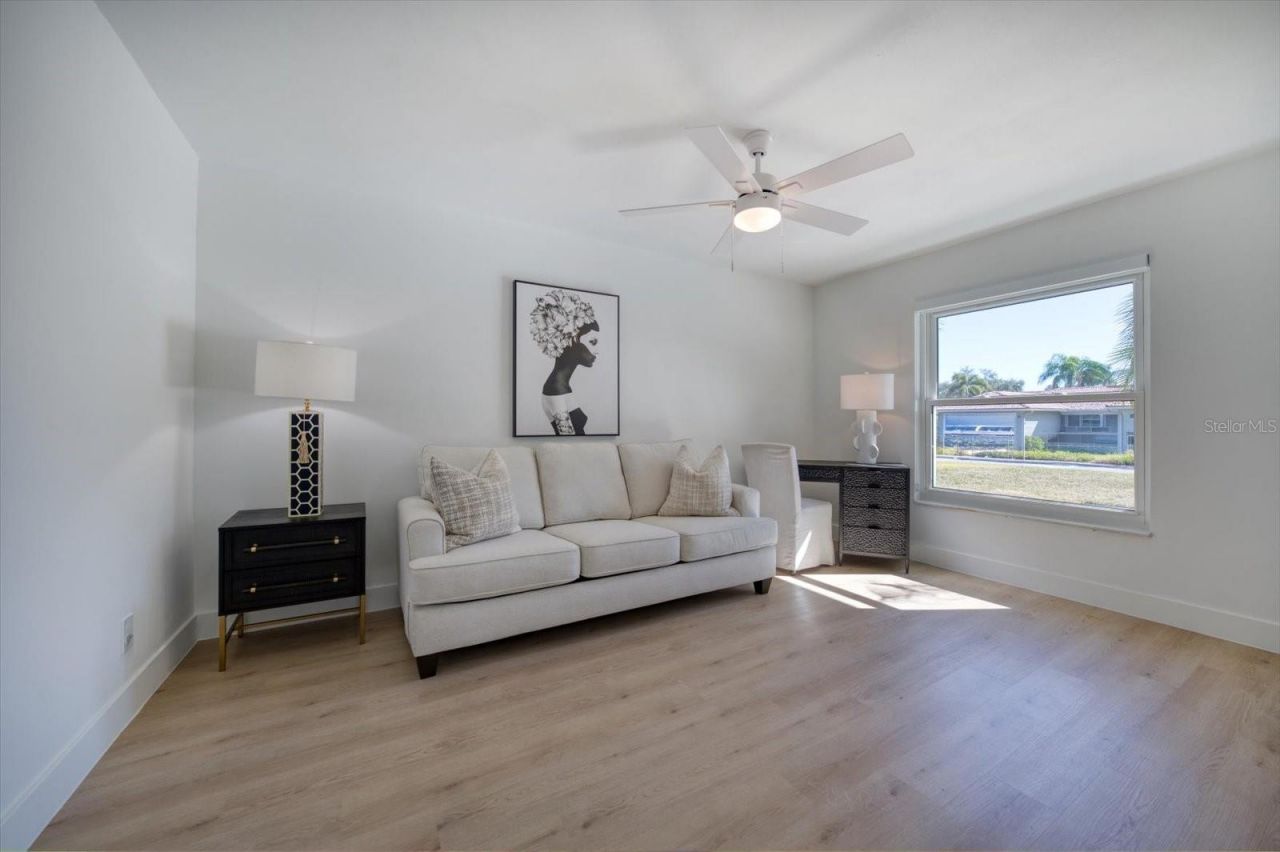 2031 Tanglewood Way Ne, Saint Petersburg, FL 33702 Photo