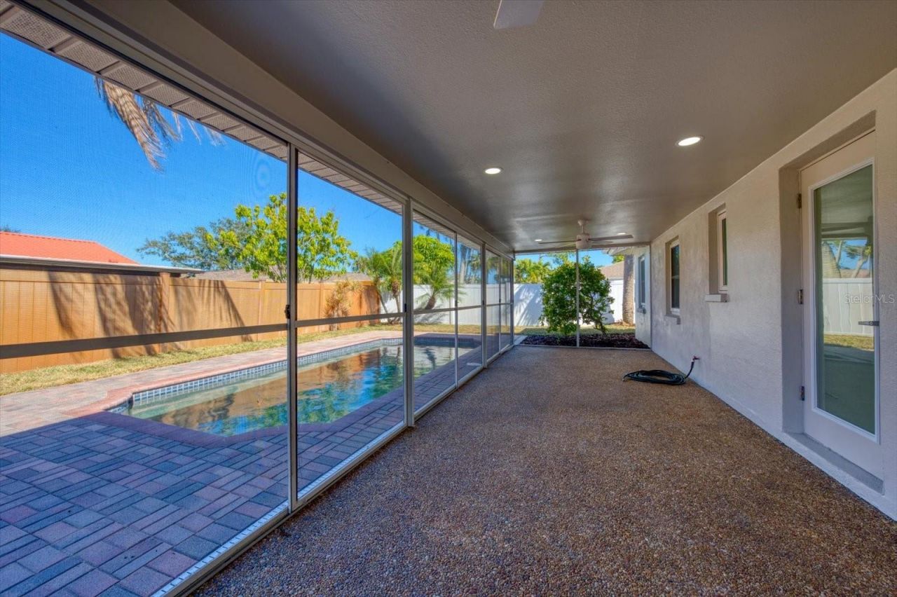 2031 Tanglewood Way Ne, Saint Petersburg, FL 33702 Photo