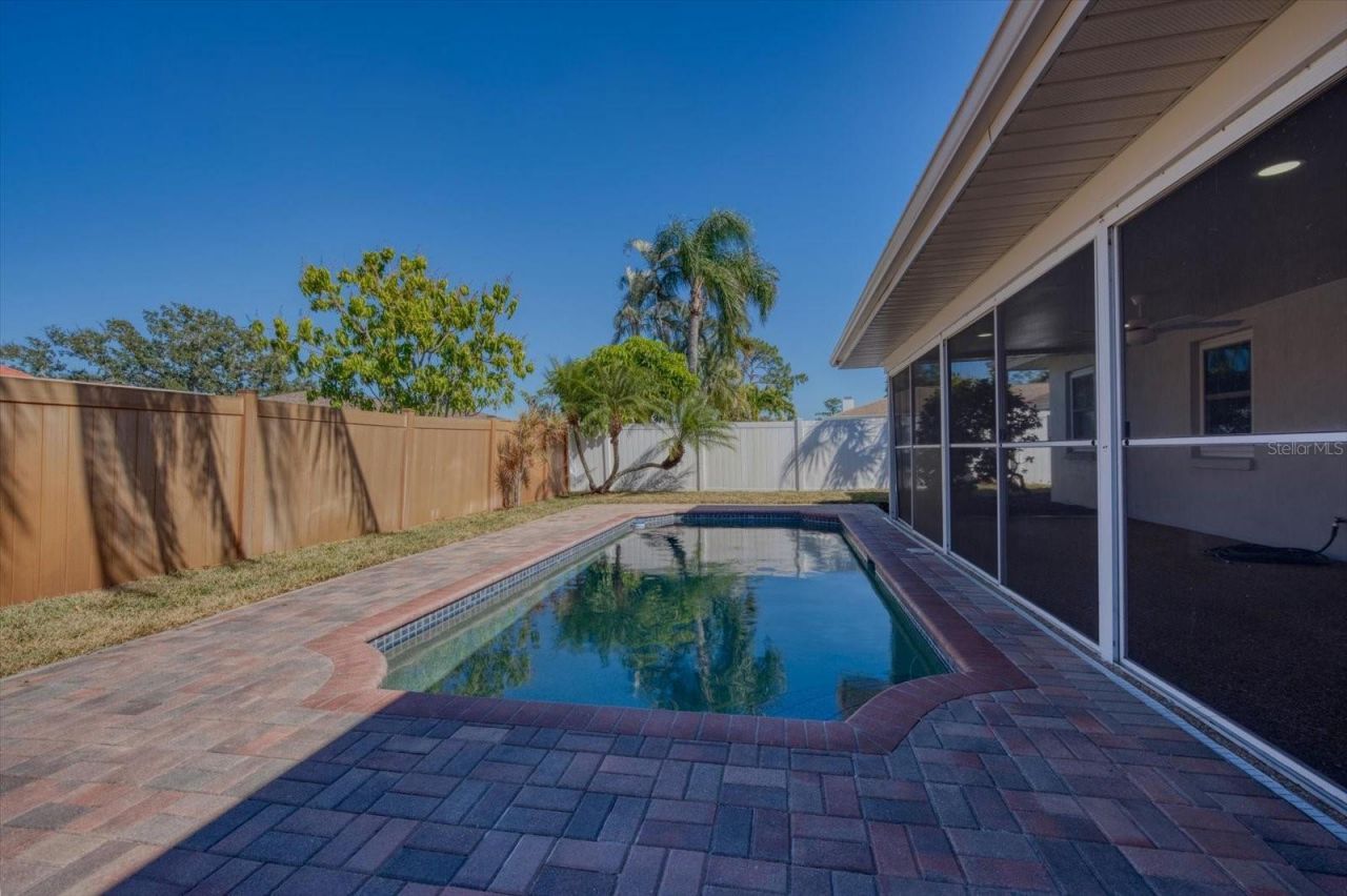 2031 Tanglewood Way Ne, Saint Petersburg, FL 33702 Photo