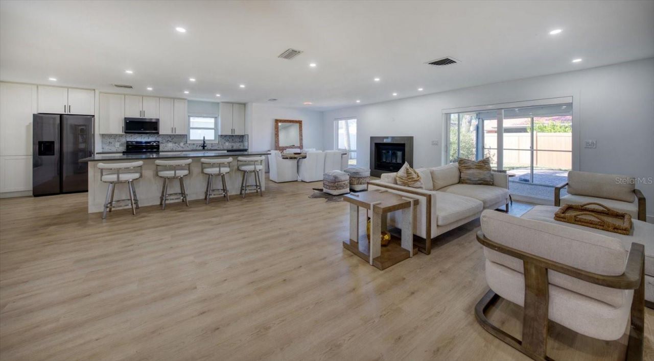 2031 Tanglewood Way Ne, Saint Petersburg, FL 33702 Photo