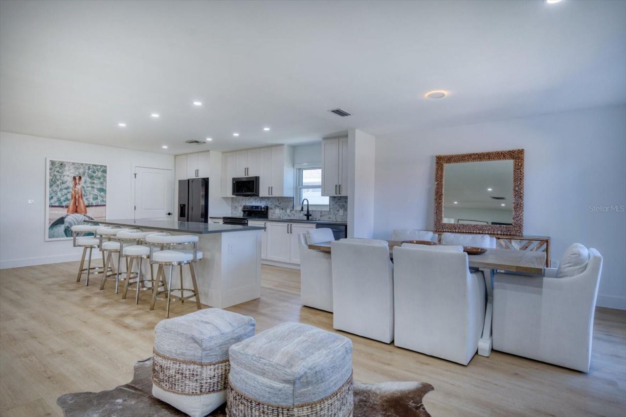 2031 Tanglewood Way Ne, Saint Petersburg, FL 33702 Photo