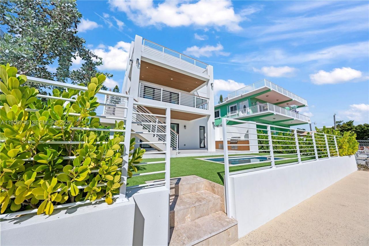 124 Orchid St, Plantation Key, FL 33070 Photo