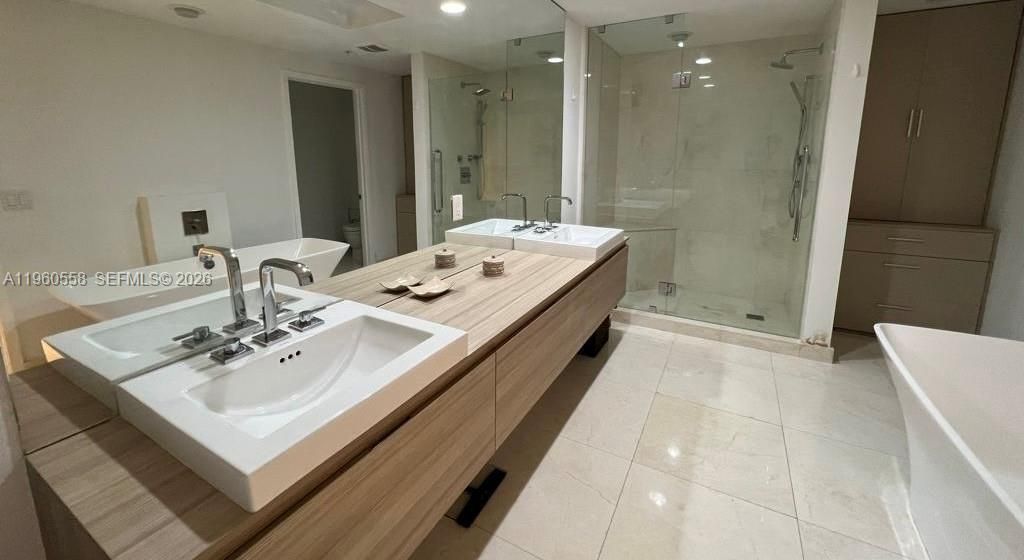 17301 Biscayne Blvd, Unit 206, North Miami Beach, FL 33160 Photo