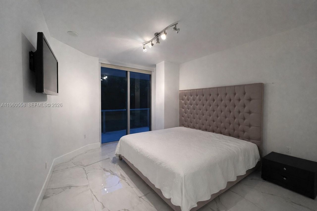 17301 Biscayne Blvd, Unit 206, North Miami Beach, FL 33160 Photo