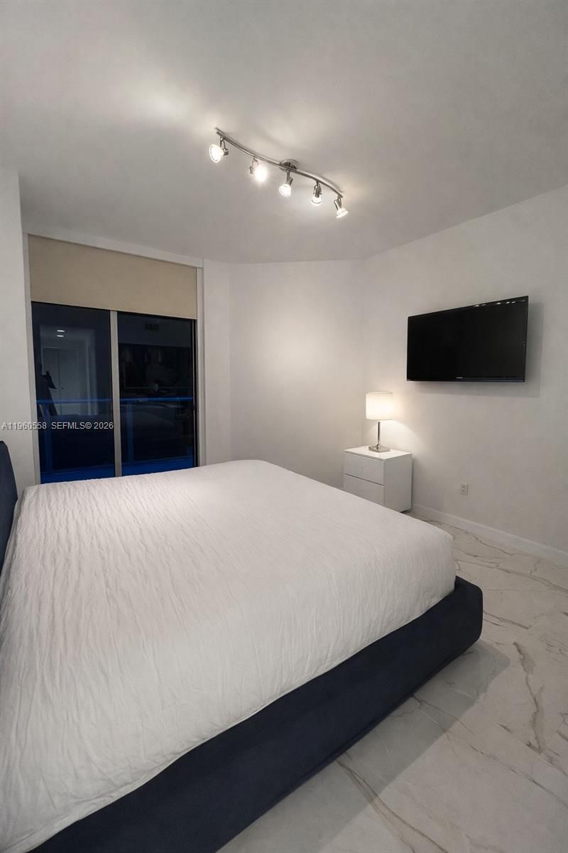 17301 Biscayne Blvd, Unit 206, North Miami Beach, FL 33160 Photo