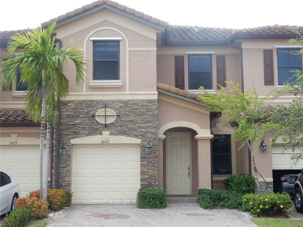 3467 W 89th Ter , Hialeah, FL 33018