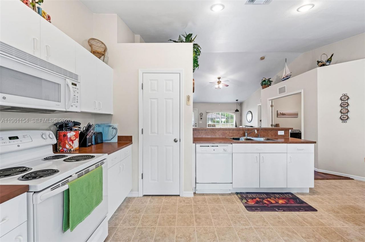 436 Broadmoor St , Lehigh Acres, FL 33974 Photo