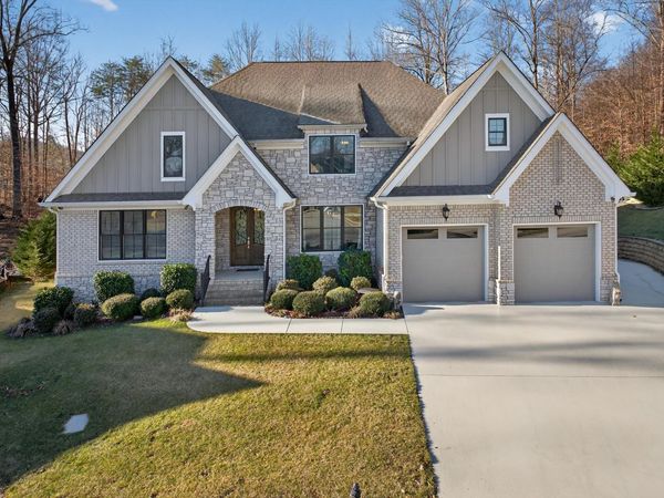 404 Canyon Springs Drive, Hixson, TN 37343