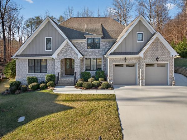 404 Canyon Springs Drive , Hixson, TN 37343