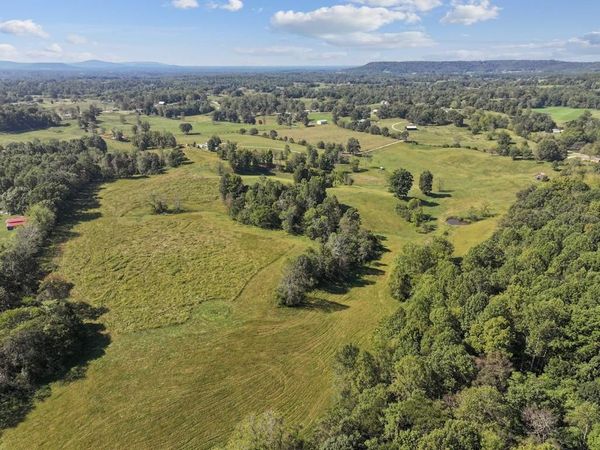 515 Jericho Rd, Quebeck, TN 38579