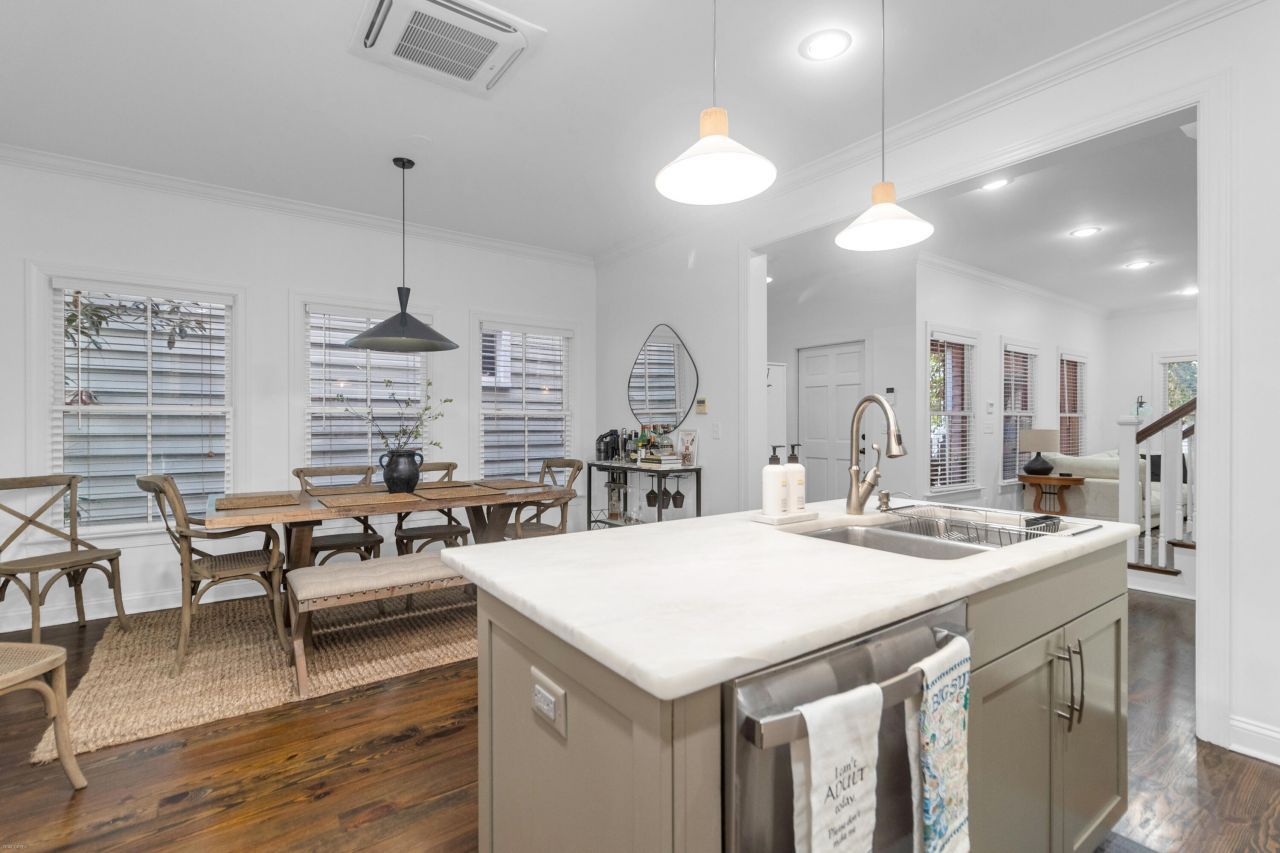 250 Coming Street Photo 16