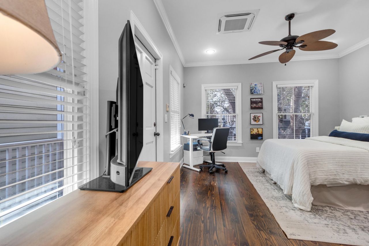 250 Coming Street Photo 32