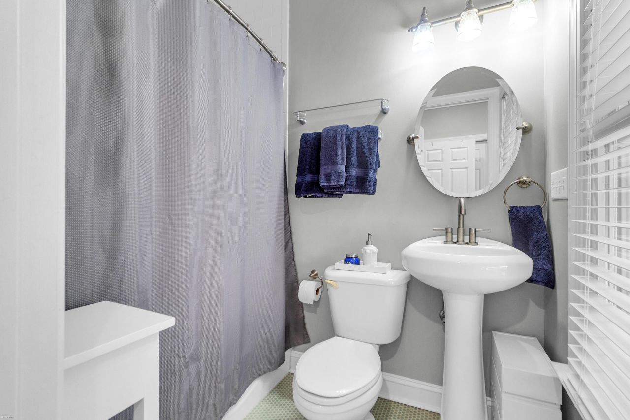 250 Coming Street Photo 38