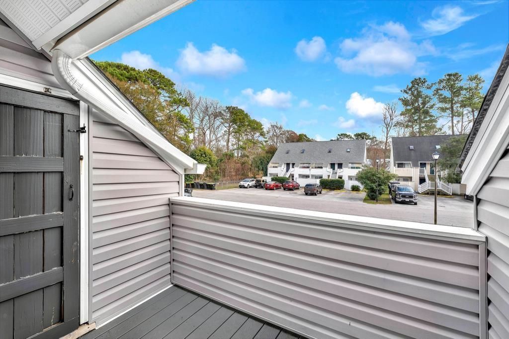 421 Cambridge Circle Photo 16