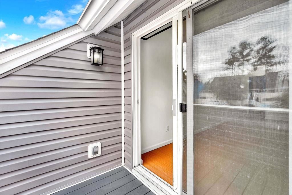 421 Cambridge Circle Photo 17