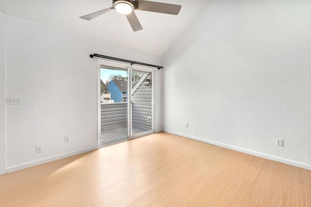 421 Cambridge Circle Photo 18