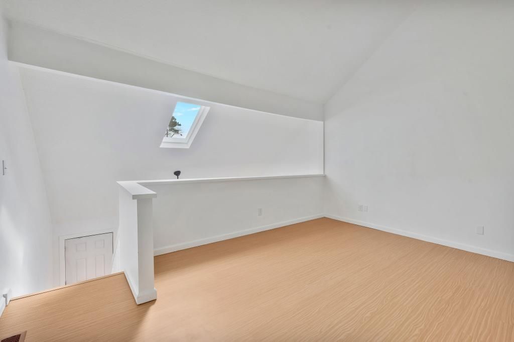 421 Cambridge Circle Photo 19