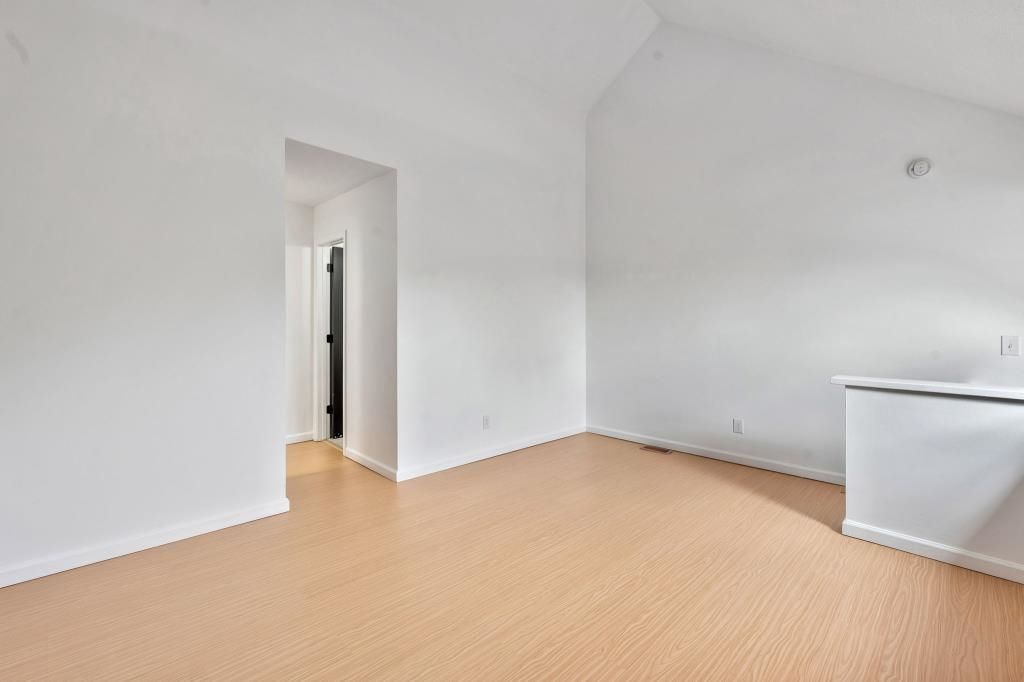 421 Cambridge Circle Photo 22