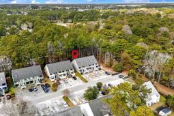 421 Cambridge Circle photo 4