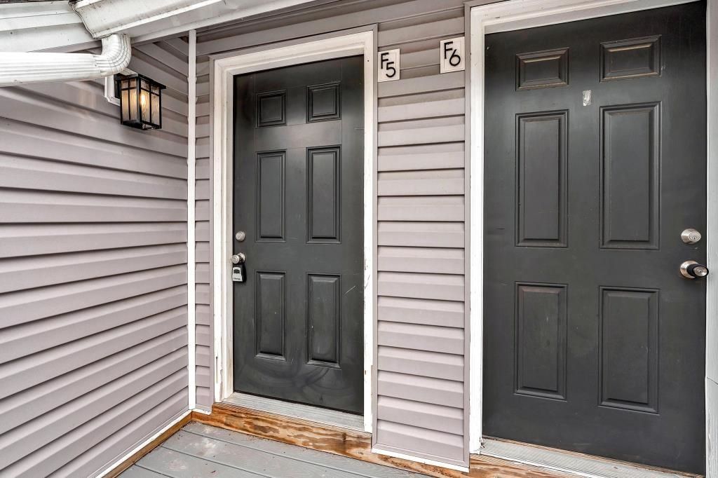 421 Cambridge Circle Photo 7