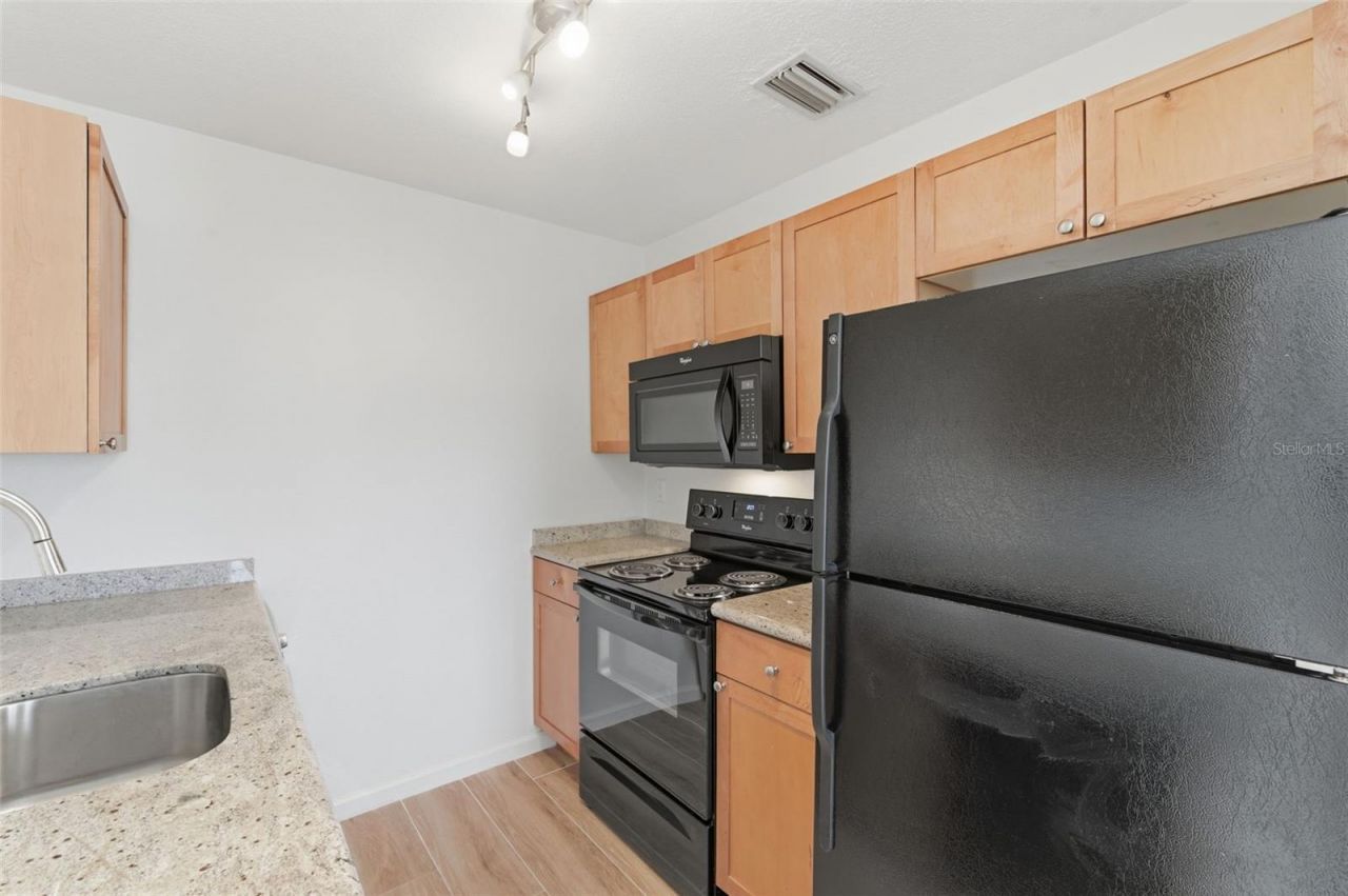 5011 Starfish Drive Se, Unit D, Saint Petersburg, FL 33705 Photo