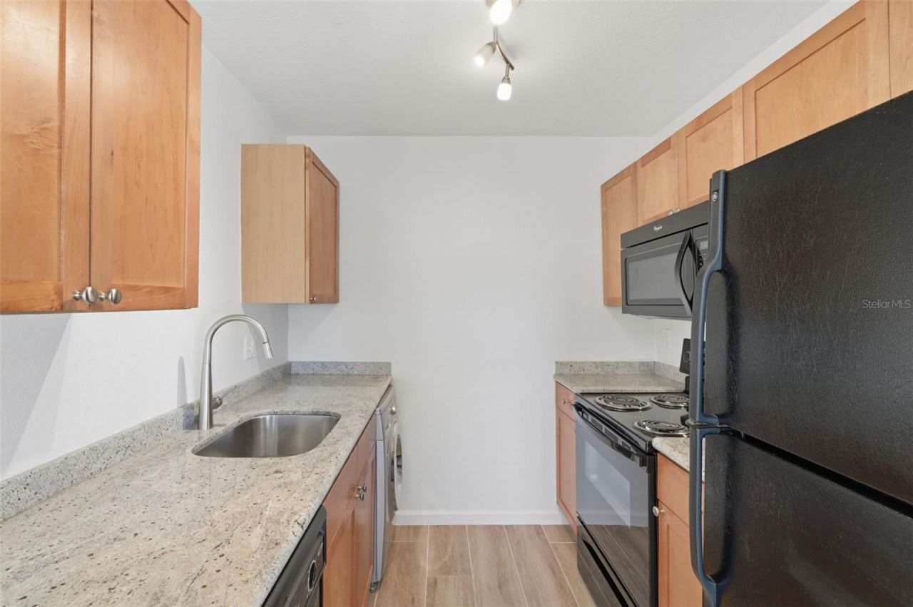 5011 Starfish Drive Se, Unit D, Saint Petersburg, FL 33705 Photo