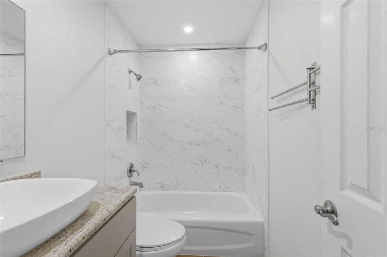 5011 Starfish Drive Se, Unit D, Saint Petersburg, FL 33705 Photo