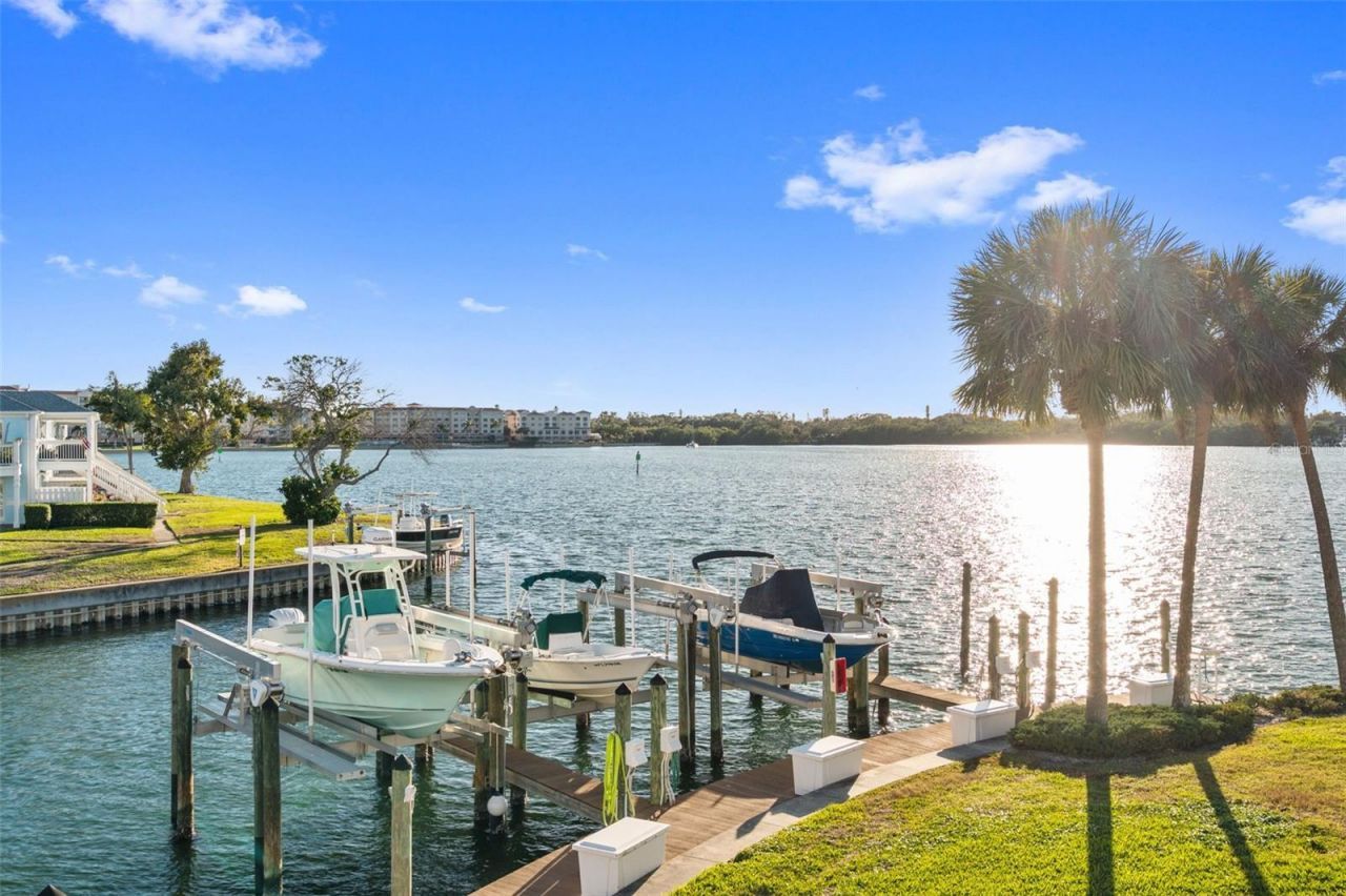 5011 Starfish Drive Se, Unit D, Saint Petersburg, FL 33705 Photo