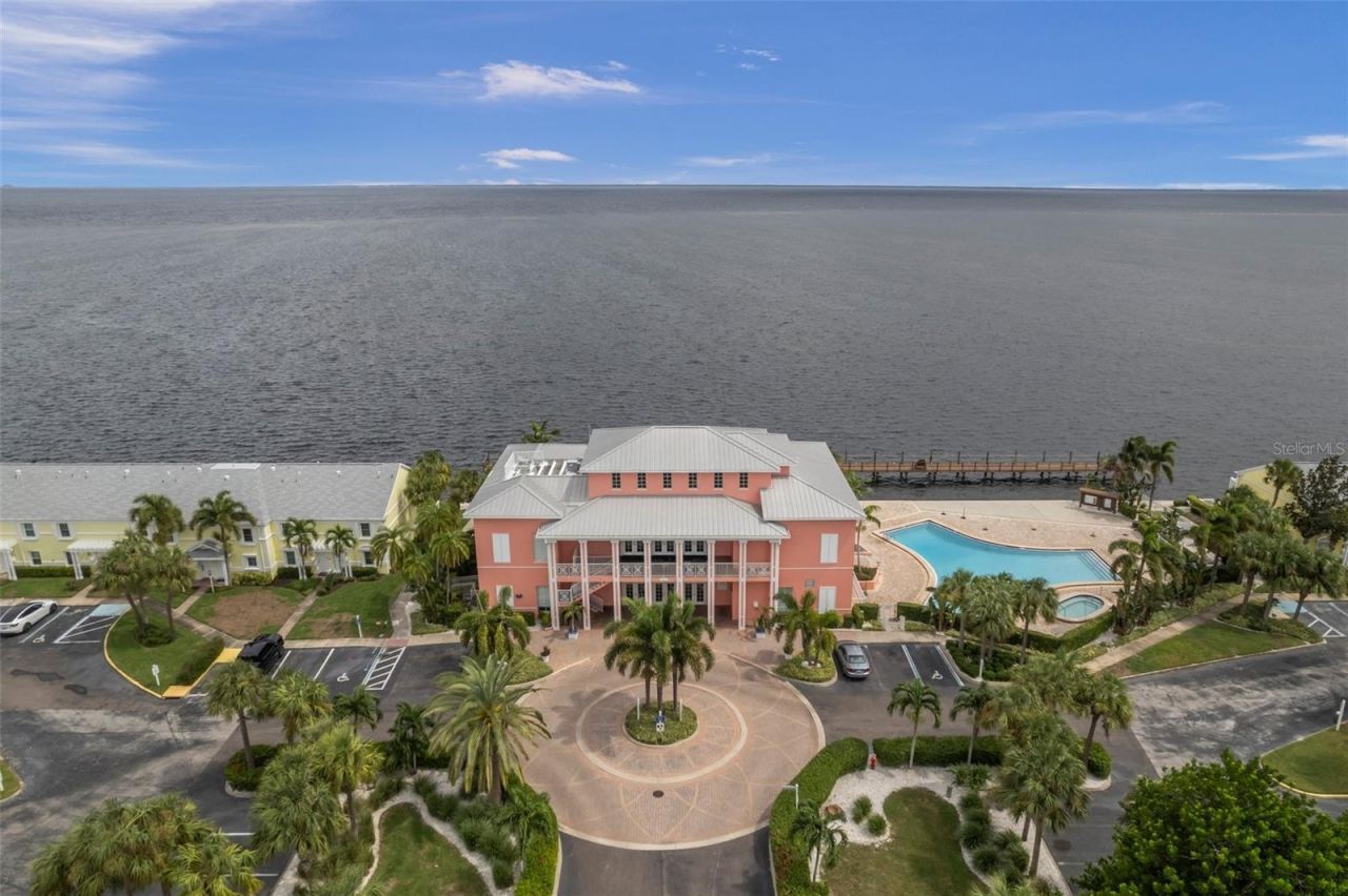 5011 Starfish Drive Se, Unit D, Saint Petersburg, FL 33705 Photo