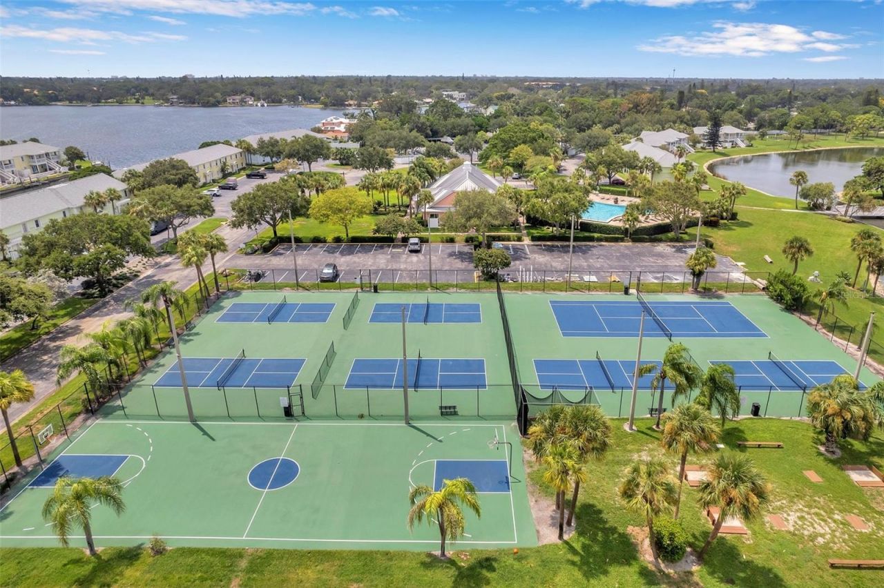 5011 Starfish Drive Se, Unit D, Saint Petersburg, FL 33705 Photo