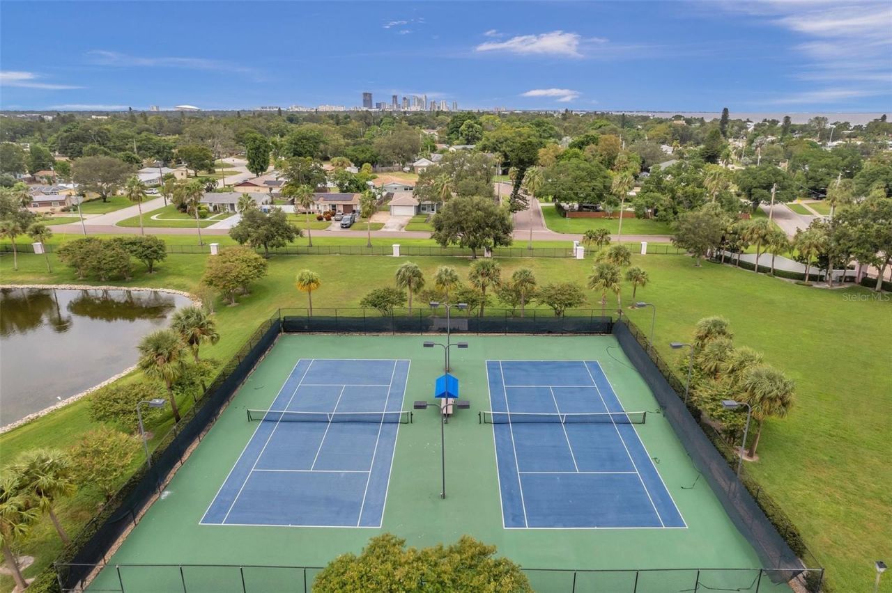 5011 Starfish Drive Se, Unit D, Saint Petersburg, FL 33705 Photo