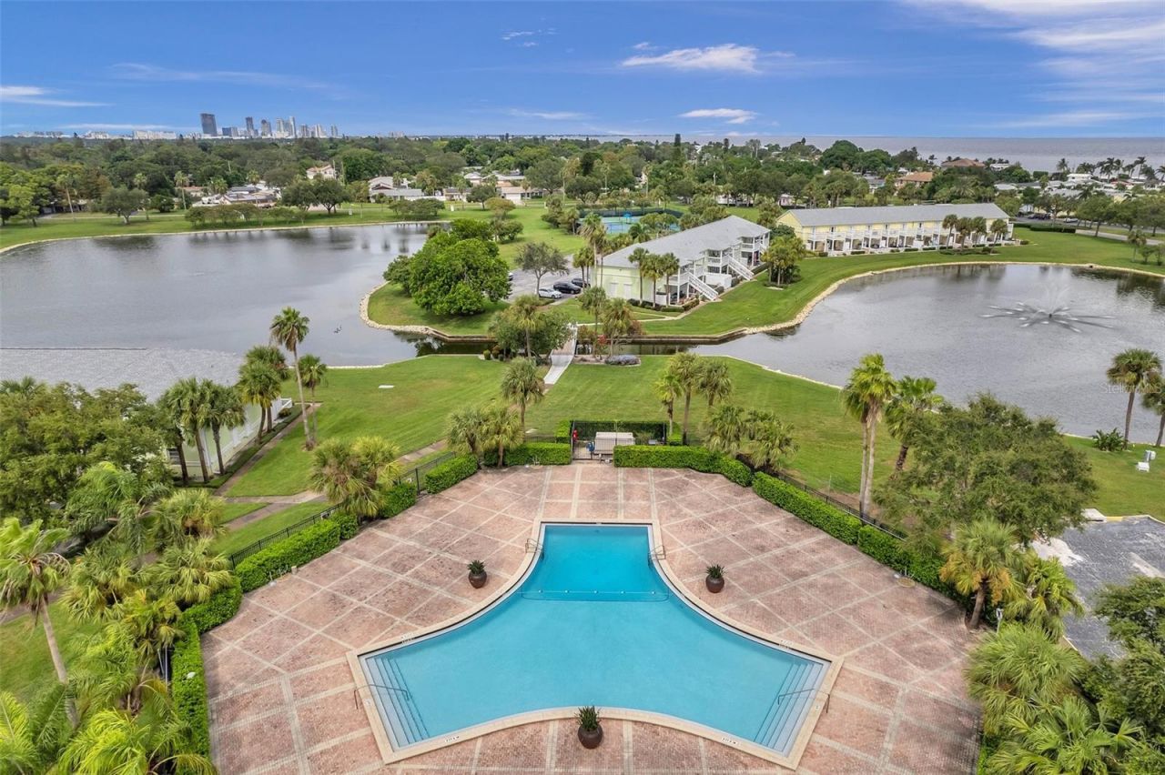 5011 Starfish Drive Se, Unit D, Saint Petersburg, FL 33705 Photo