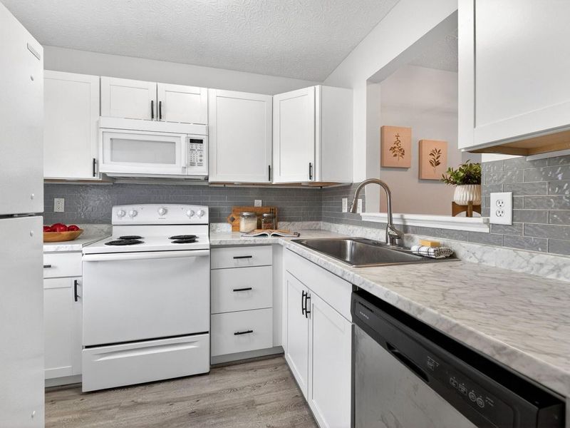 5762 Belmore Drive, Unit 145E, Hilliard, OH 43026 Photo 9