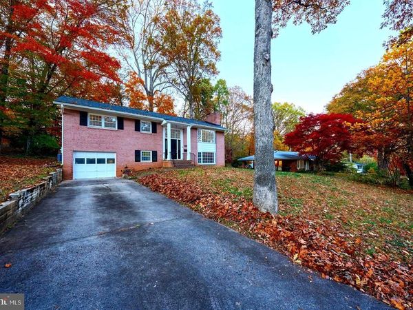 9116 HAMILTON DRIVE, FAIRFAX, VA 22031