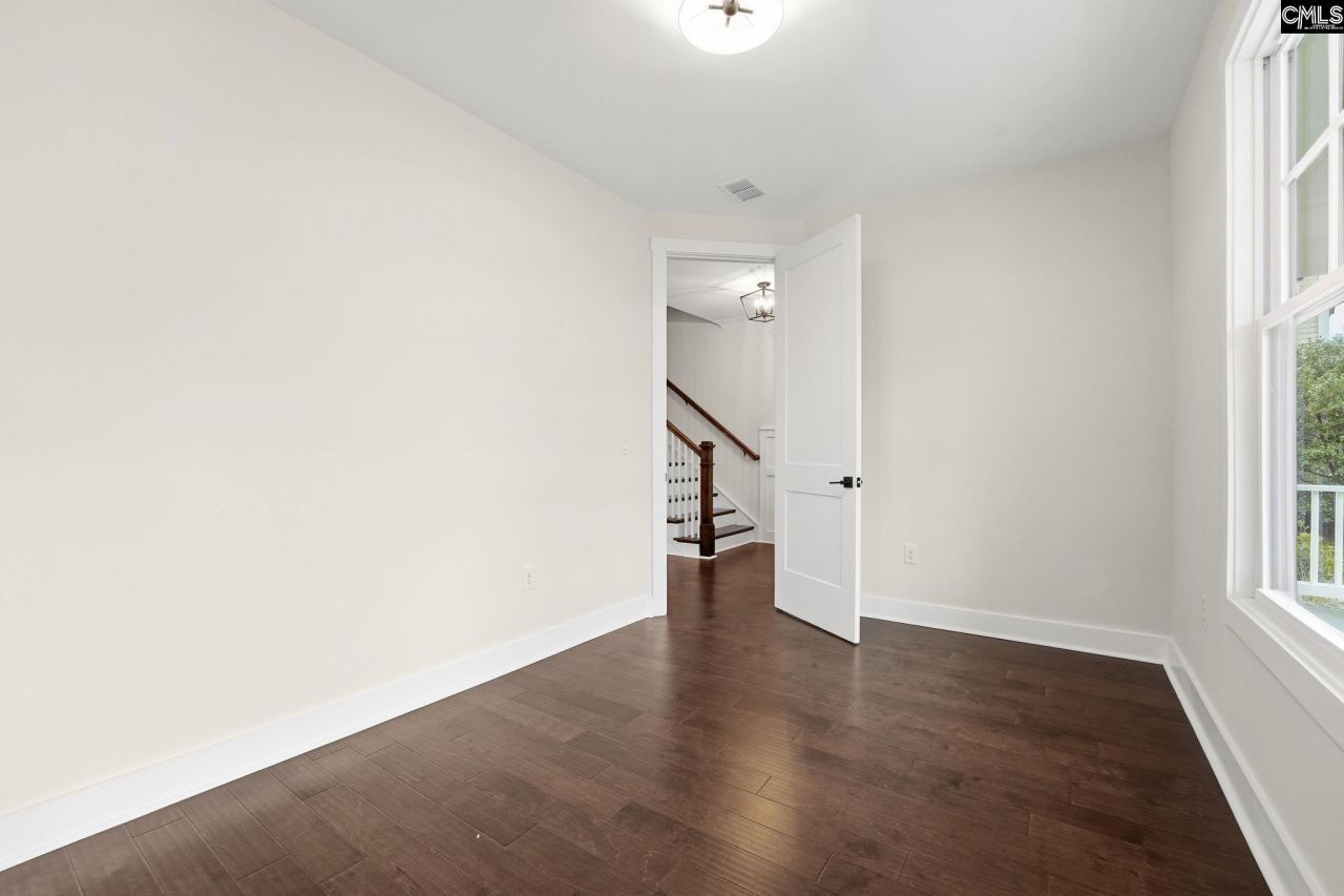 389 Highland Pointe Drive Photo 13