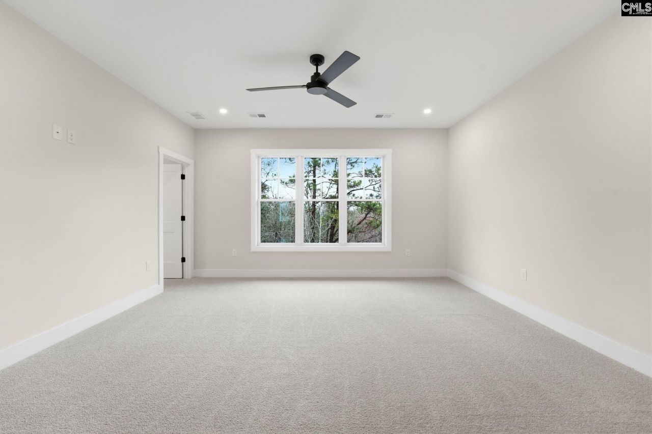 389 Highland Pointe Drive Photo 14