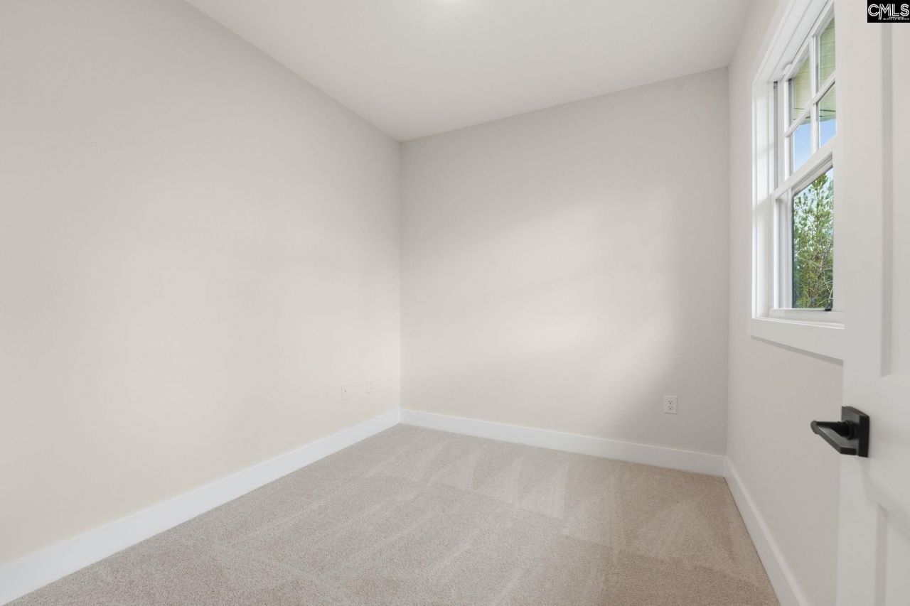 389 Highland Pointe Drive Photo 17