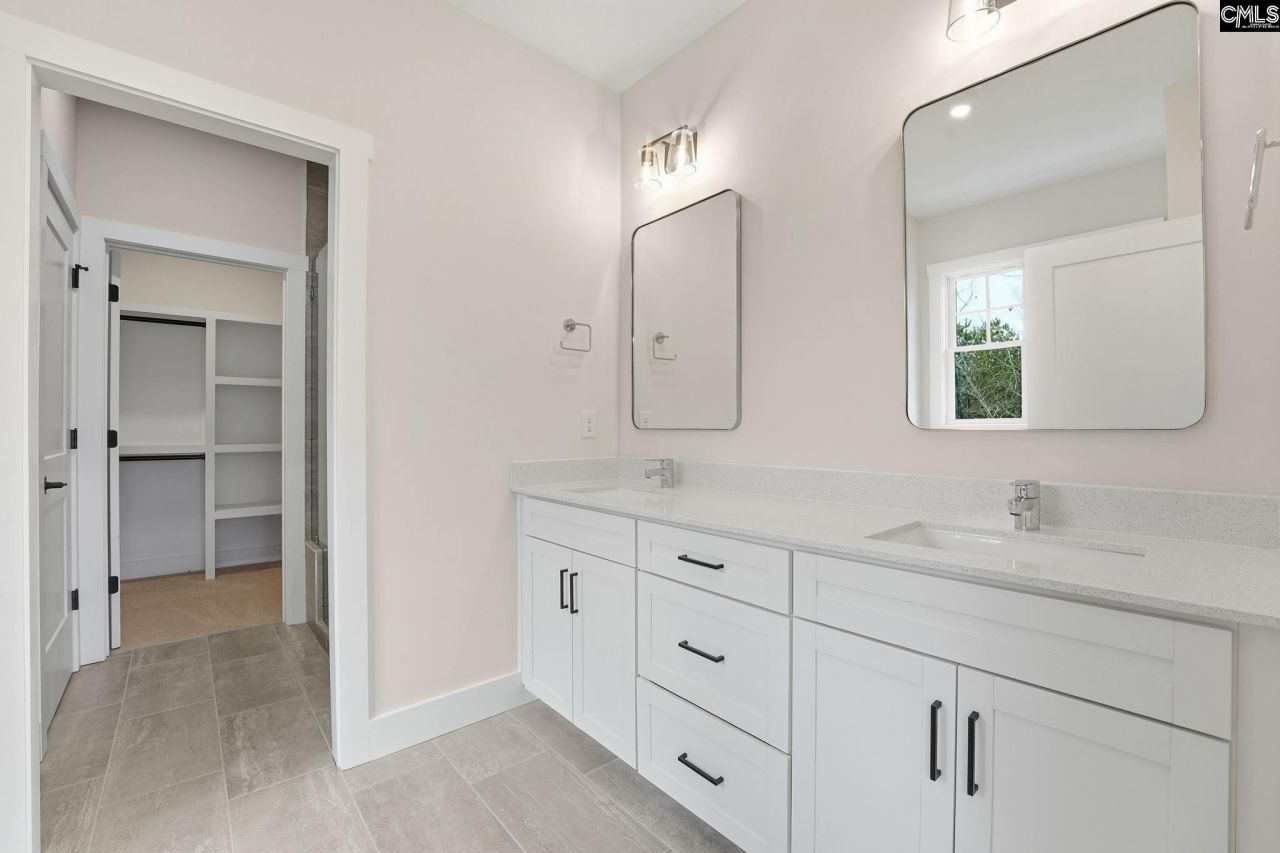 389 Highland Pointe Drive Photo 32