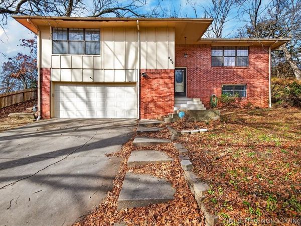 809 Whippoorwill Court, Bartlesville, OK 74006