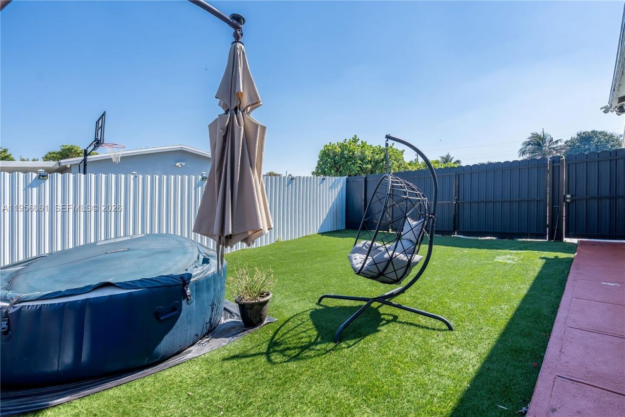 1031 NE 213th Ter , Miami, FL 33179 Photo