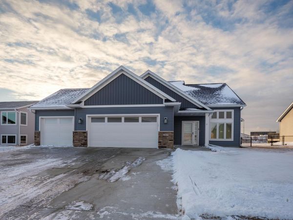 2415 Elk Run Drive SE, Pine Island, MN 55963