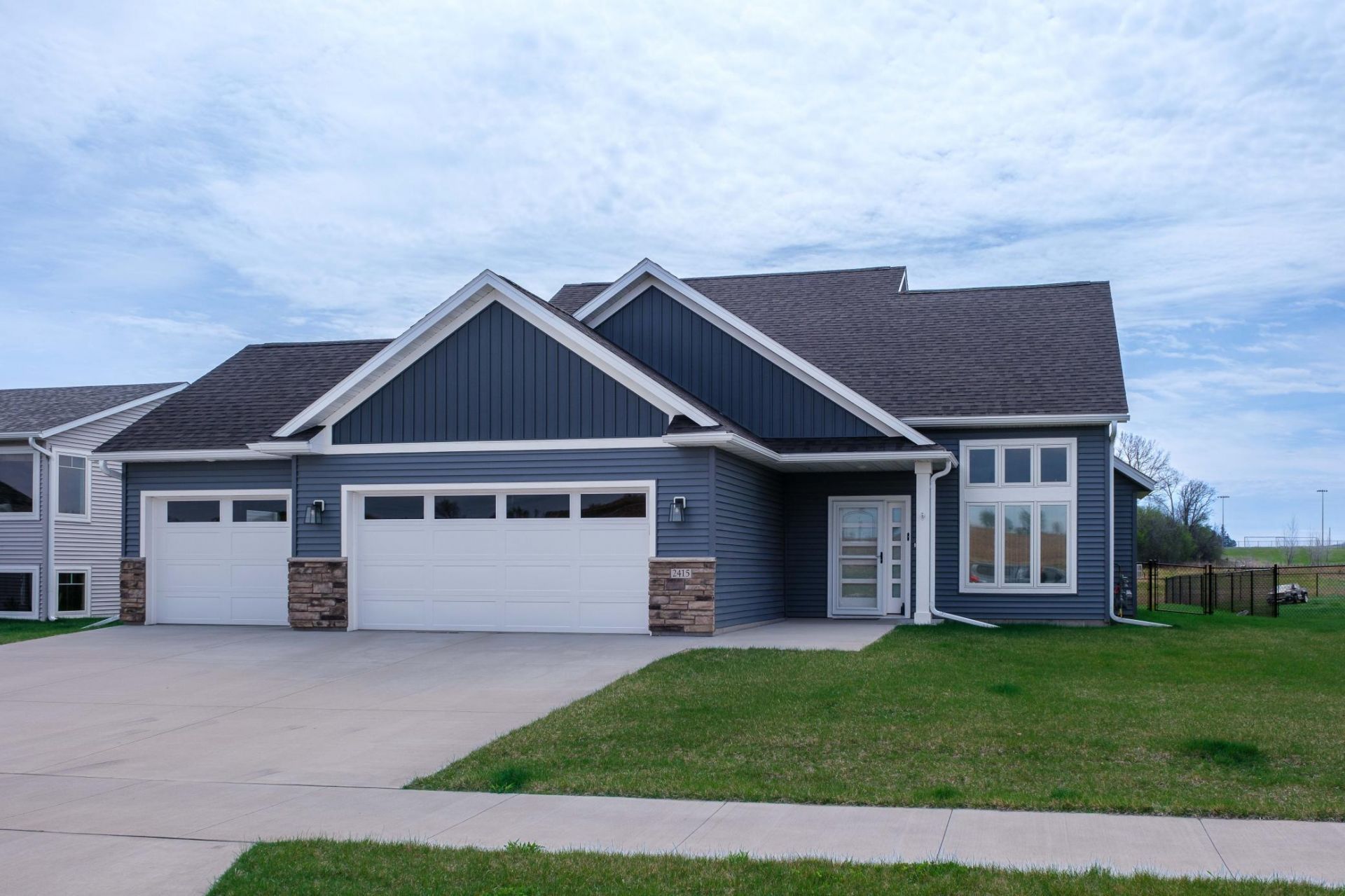 2415 Elk Run Drive SE, Pine Island, MN 55963