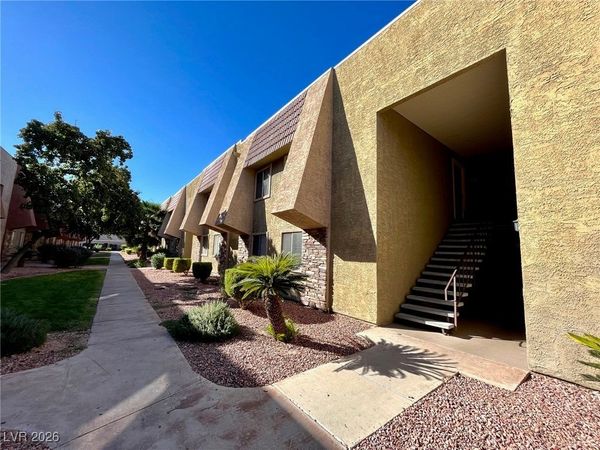 5440 River Glen Drive, Unit 389, Las Vegas, NV 89103