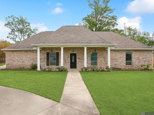 16025 Parkside Ct, Saint George, LA 70817