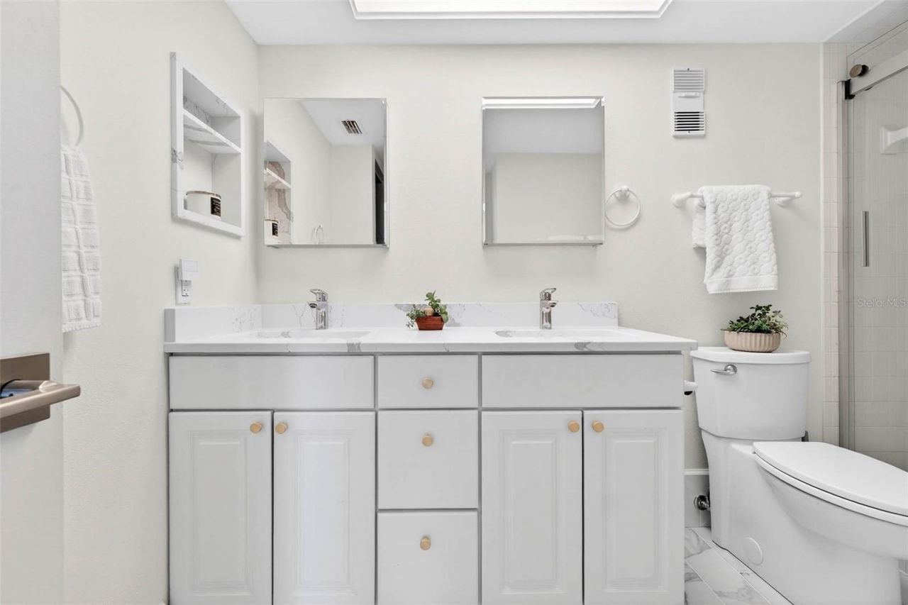 4900 Brittany Drive S, Unit 112, Saint Petersburg, FL 33715 Photo